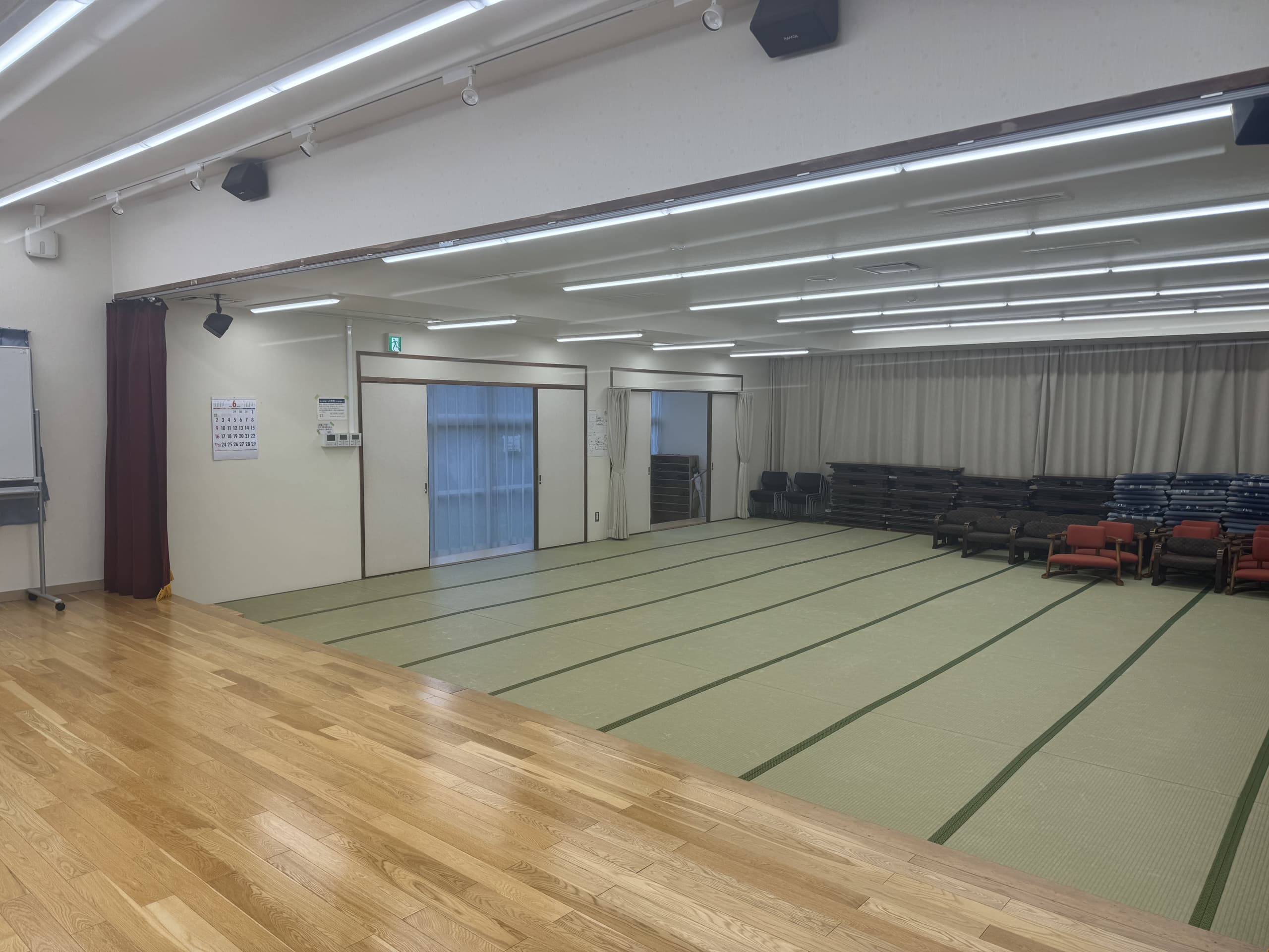 畳の部屋に椅子
